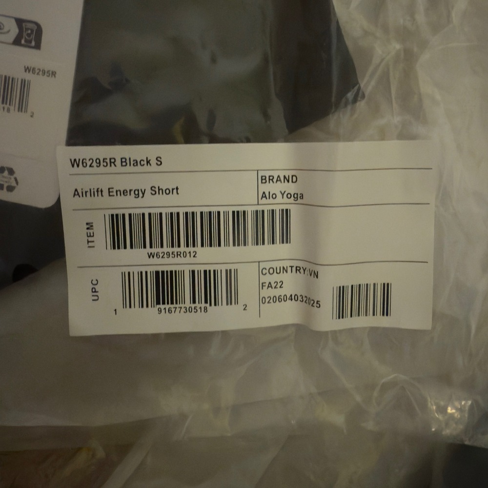 Alo Yoga Airlift Energy Short Black High Waist W6295R Womens Size S NWT - Picture 3 of 3